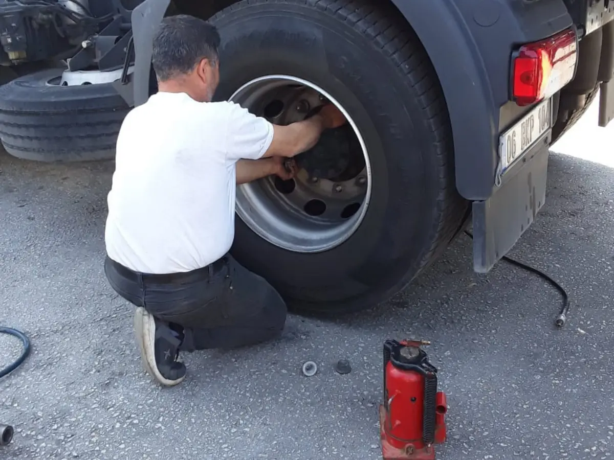 Elmadağ Oto Lastikçi